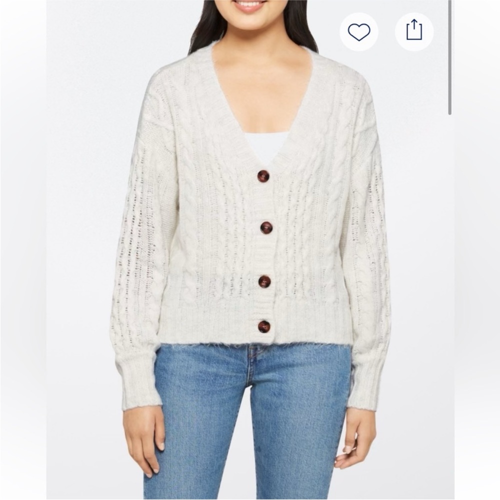 Wynter Jayella V Neck Cropped Cardigan-Off White